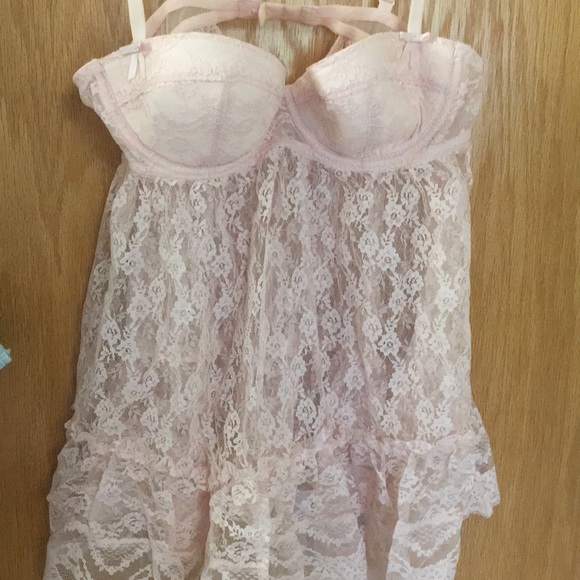 Lace lingerie - Picture 1 of 3